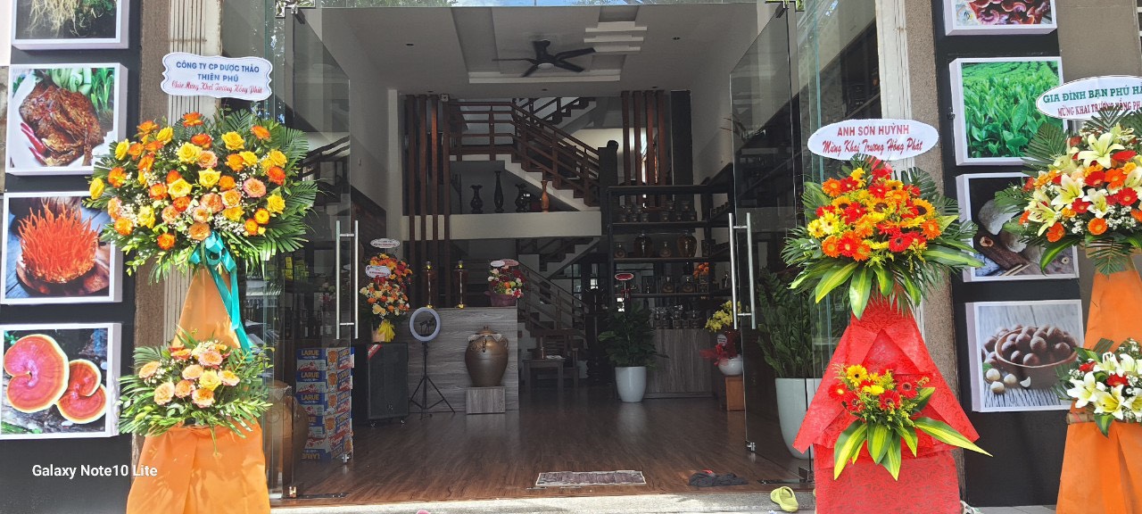 Showroom Đà Nẵng: 110 Kinh Dương Vương, TP Đà Nẵng. Phụ trách Ms. Thảo, mobile: 0906479489